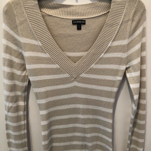 Express White/Beige Stripe V-Neck Sweater sz Small - Picture 3 of 4